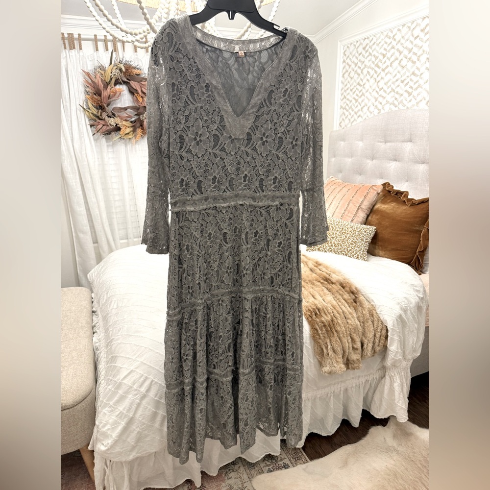 Reba light gray lace dress